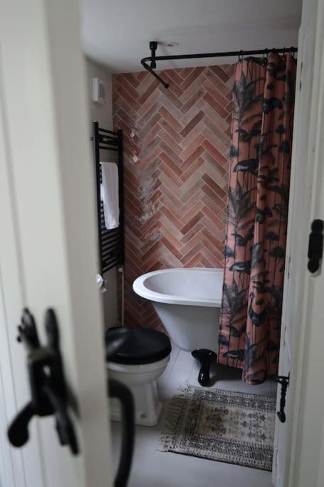 Holiday home Primrose - With Private Courtyard & Sun Terrace In