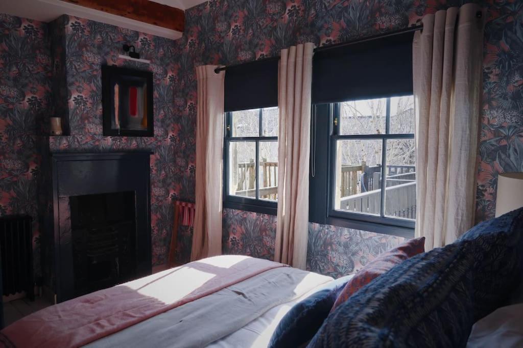 Primrose - With Private Courtyard & Sun Terrace In *