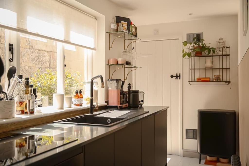 Holiday home Primrose - With Private Courtyard & Sun Terrace In Bath
