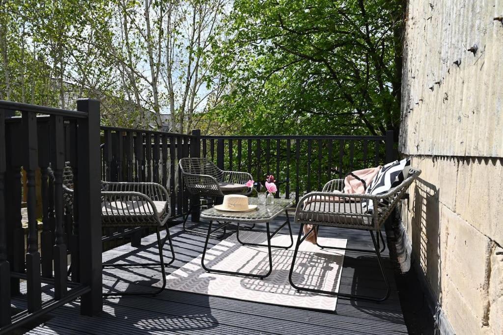 Primrose - With Private Courtyard & Sun Terrace In *