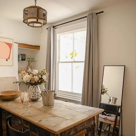 Primrose Cottage - With Private Courtyard & Sun Terrace In Central Bath Exterior photo