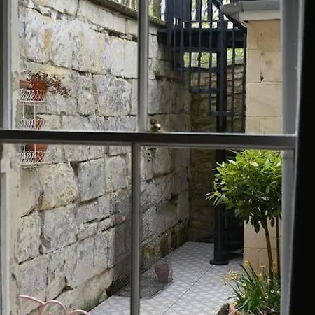 Primrose Cottage - With Private Courtyard & Sun Terrace In Central Bath Exterior photo